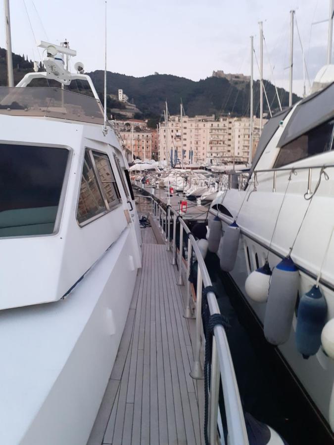 ホテルBoat And Breakfast Fiumicino - Roma オスティア・アンティカ エクステリア 写真