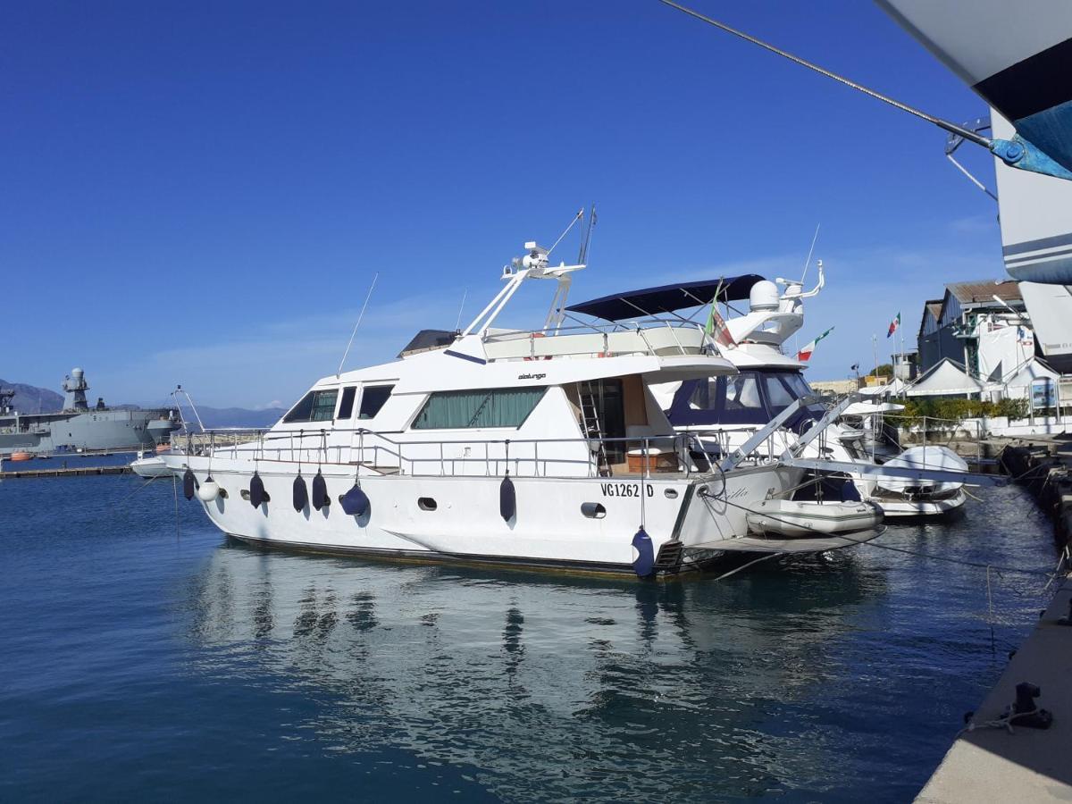 ホテルBoat And Breakfast Fiumicino - Roma オスティア・アンティカ エクステリア 写真