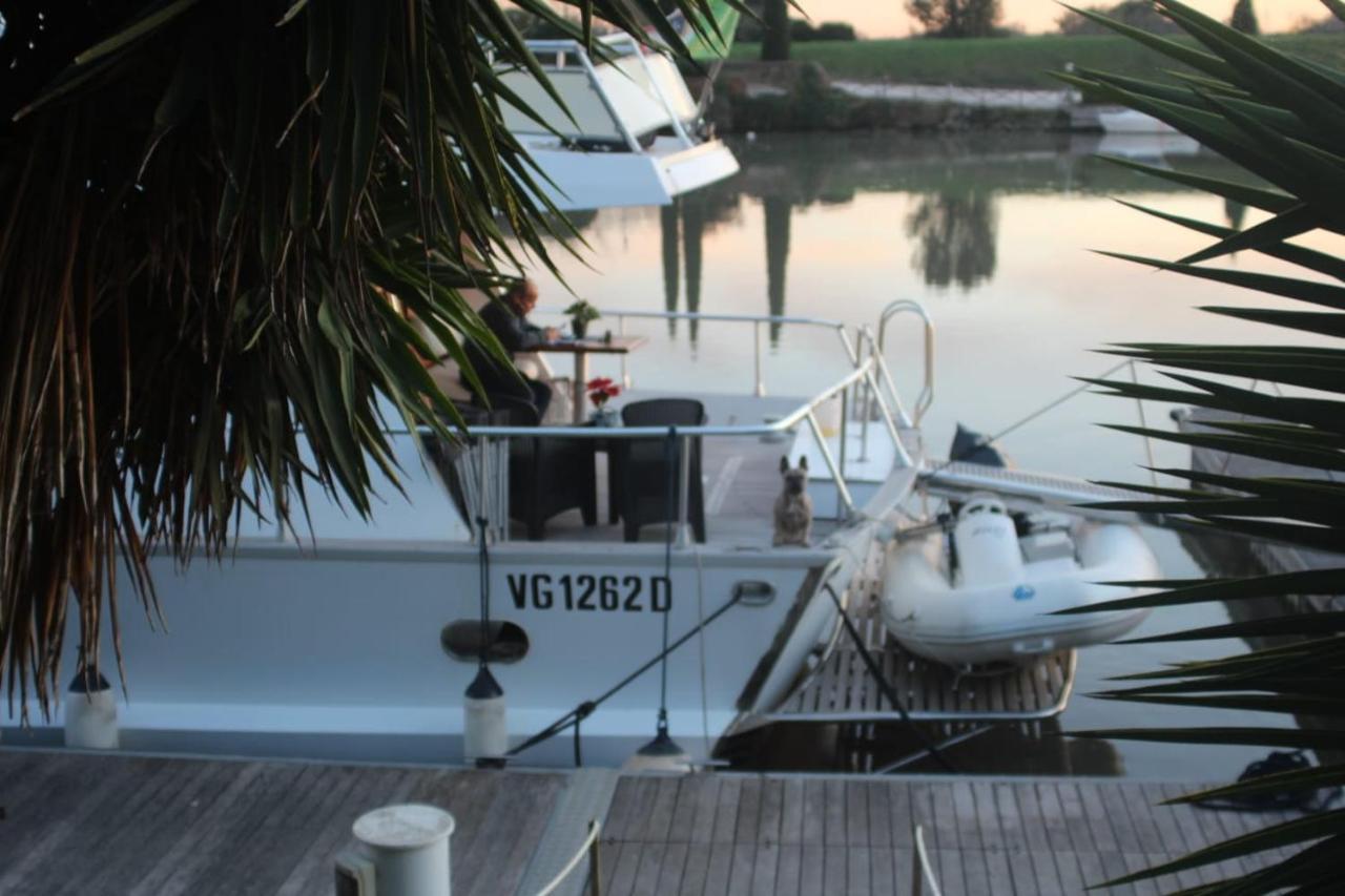 ホテルBoat And Breakfast Fiumicino - Roma オスティア・アンティカ エクステリア 写真