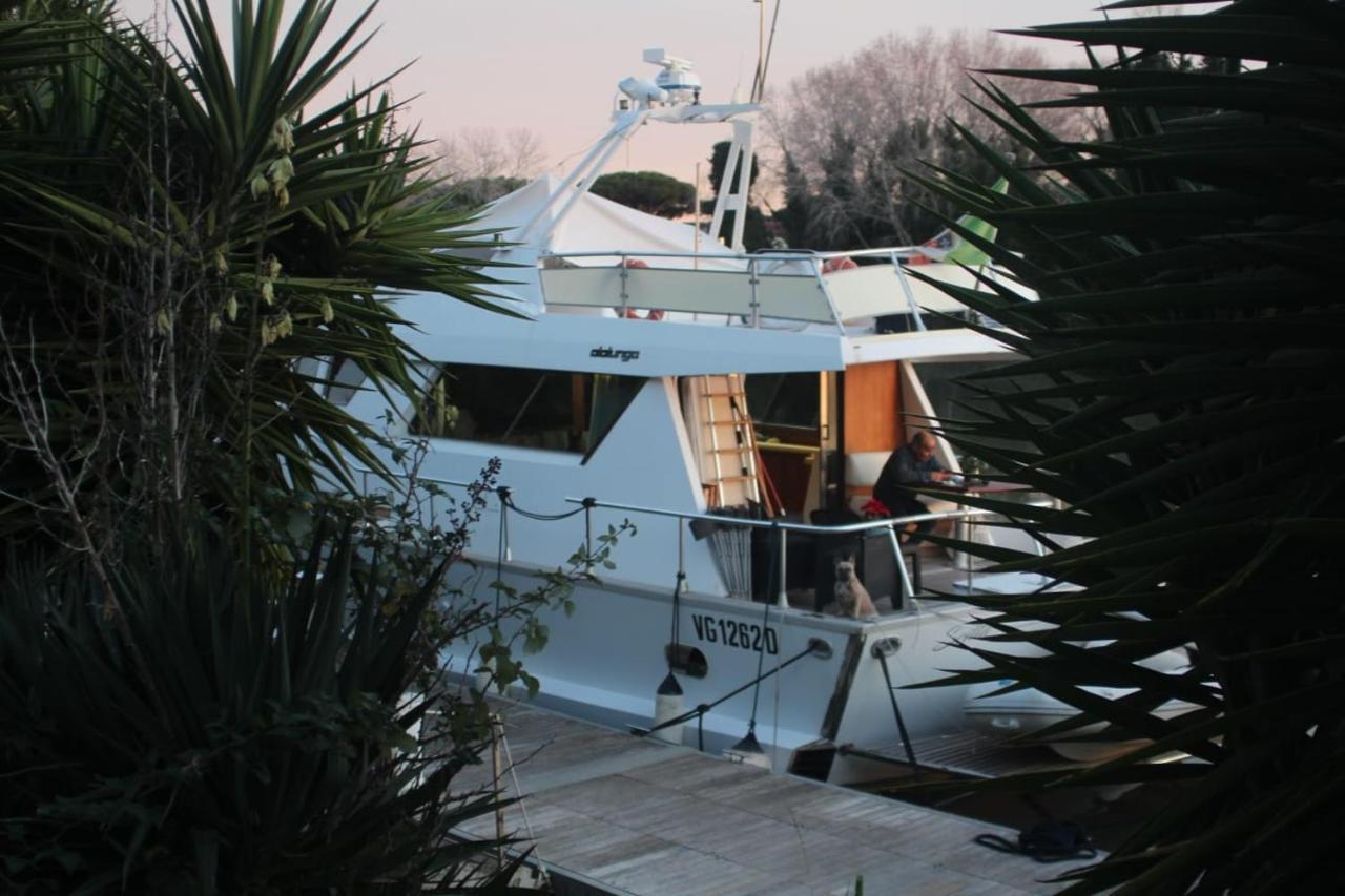 ホテルBoat And Breakfast Fiumicino - Roma オスティア・アンティカ エクステリア 写真