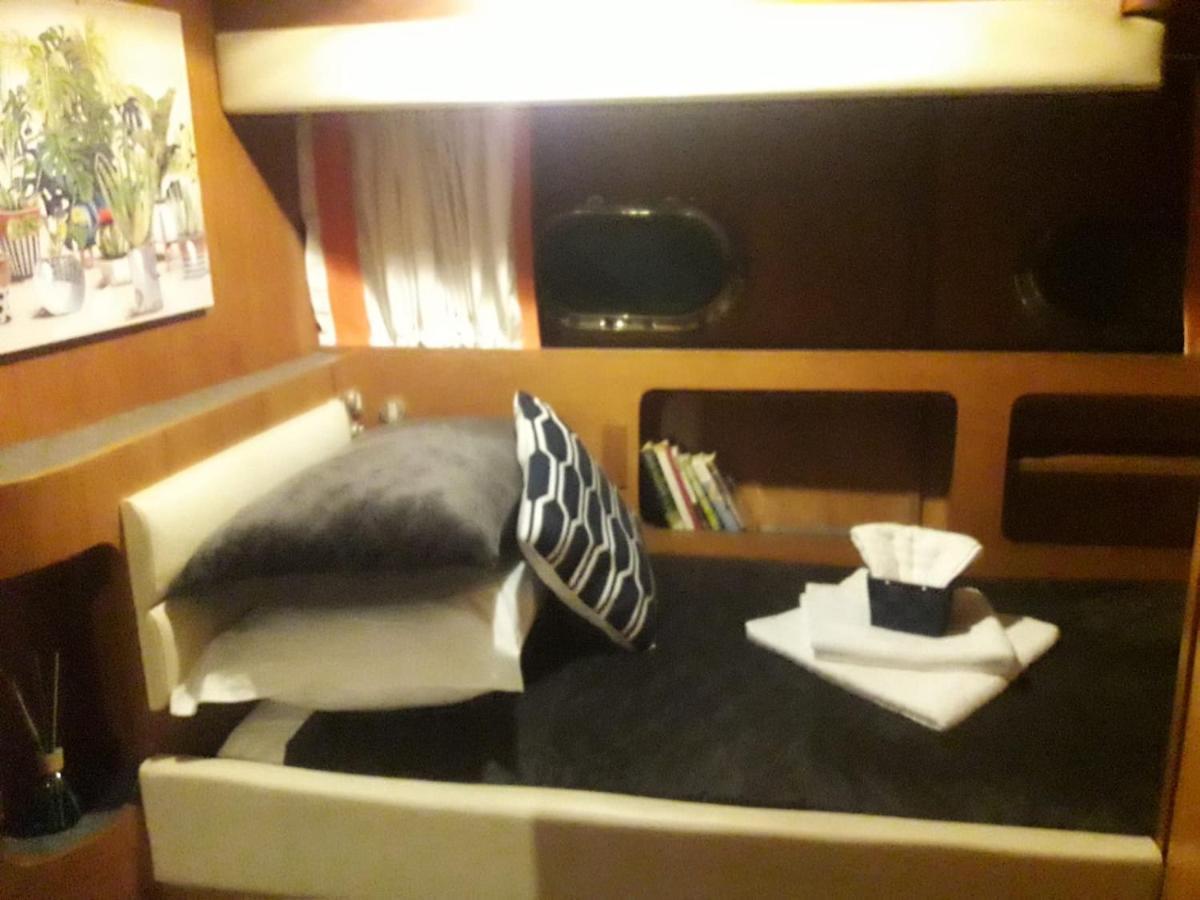 ホテルBoat And Breakfast Fiumicino - Roma オスティア・アンティカ エクステリア 写真