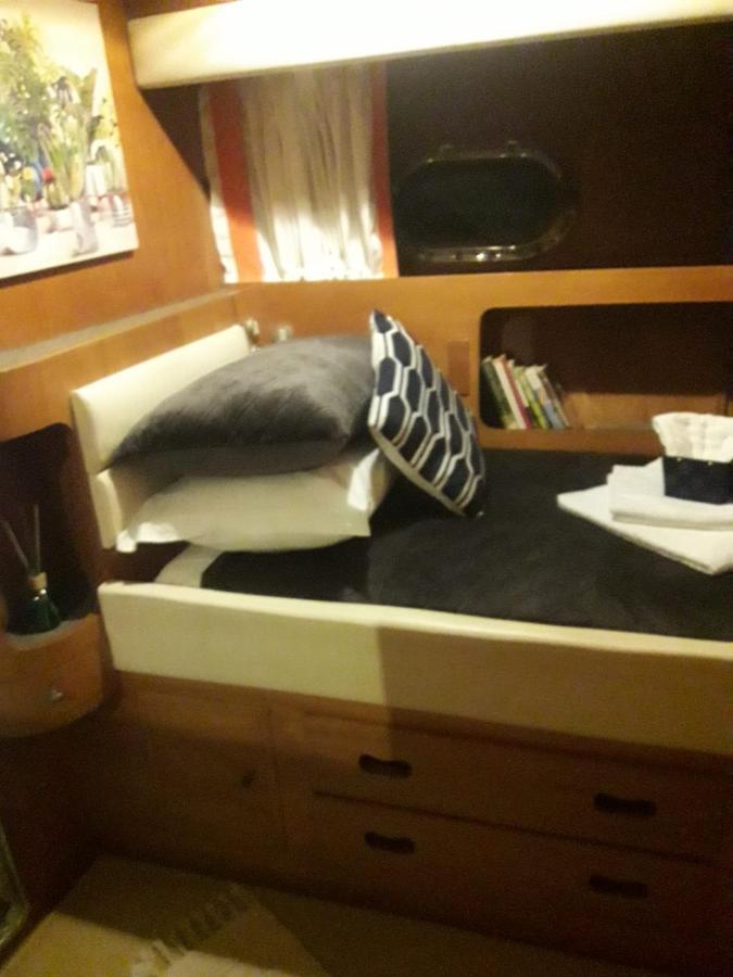 ホテルBoat And Breakfast Fiumicino - Roma オスティア・アンティカ エクステリア 写真