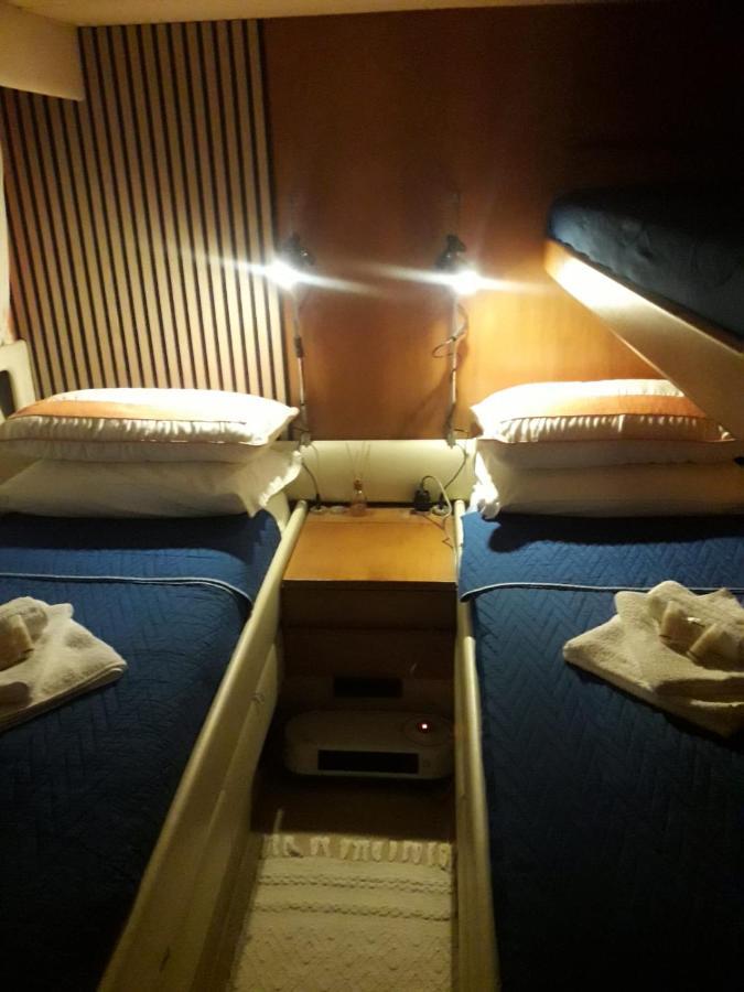 ホテルBoat And Breakfast Fiumicino - Roma オスティア・アンティカ エクステリア 写真